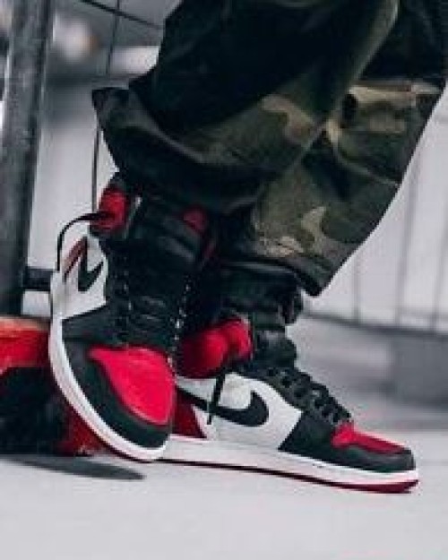 Nike Air Jordan 1 High Bred Toe - Tienda del Oso | Tienda de Zapatillas 
