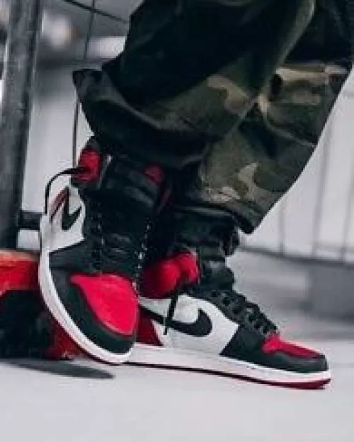 Nike Air Jordan 1 High Bred Toe - Tienda del Oso | Tienda de Zapatillas 